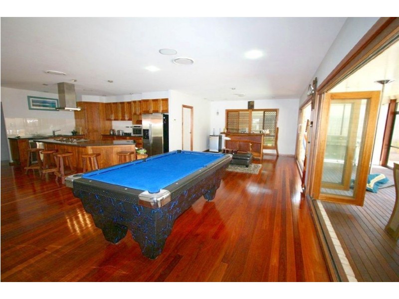 1 Marlin Court, Banksia Beach QLD 4507