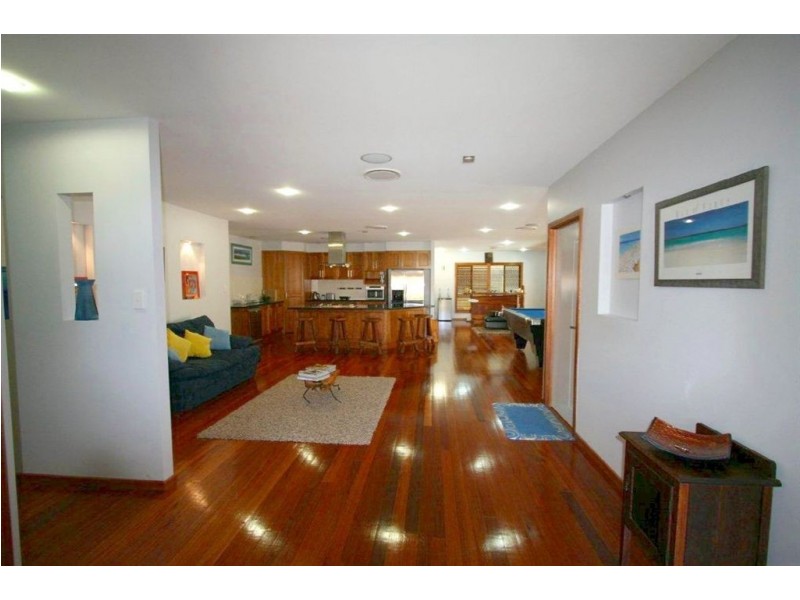 1 Marlin Court, Banksia Beach QLD 4507