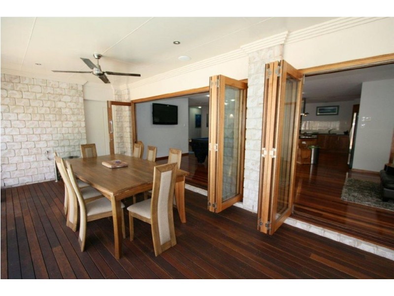 1 Marlin Court, Banksia Beach QLD 4507