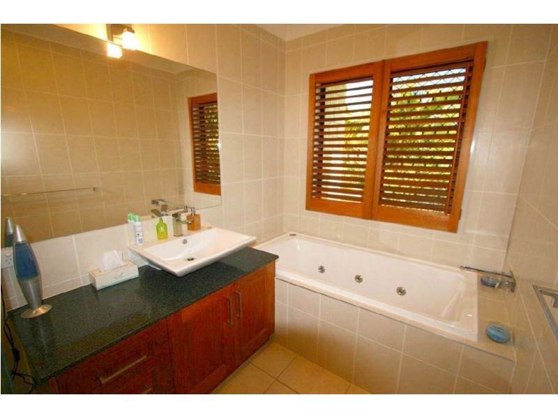 1 Marlin Court, Banksia Beach QLD 4507