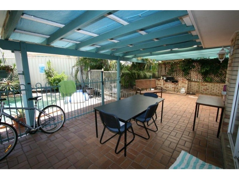 33 Port Dr, Banksia Beach QLD 4507