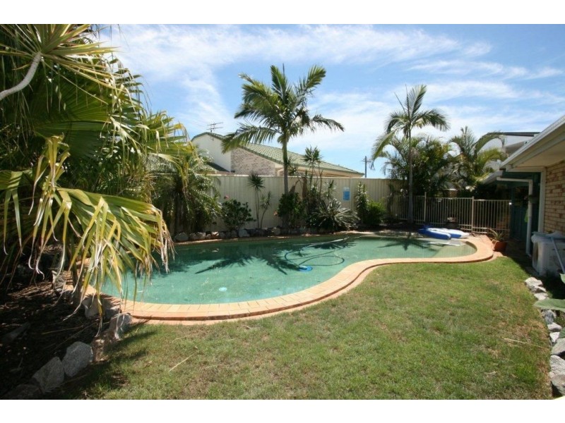 33 Port Dr, Banksia Beach QLD 4507
