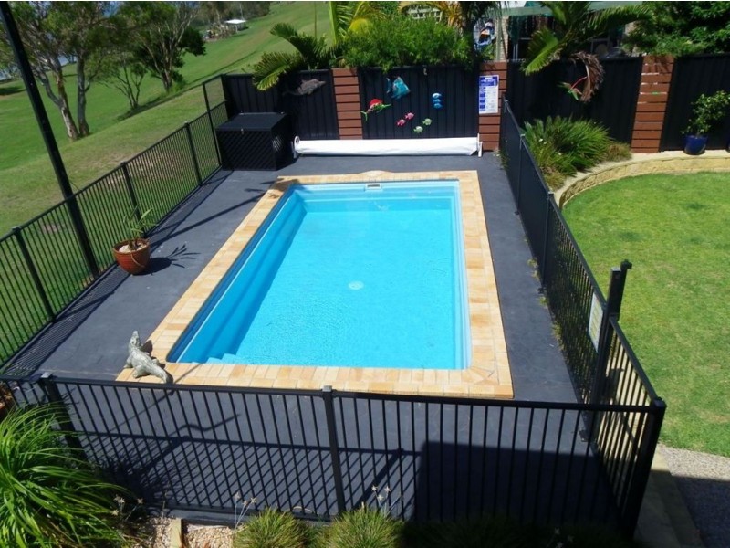 15 Clark Terrace, Sandstone Point QLD 4511