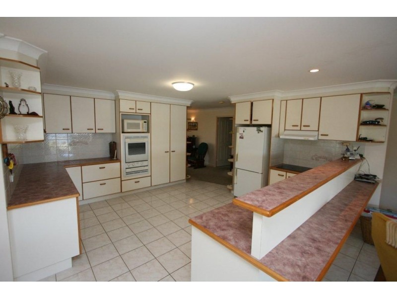 5 Tasman Court, Banksia Beach QLD 4507