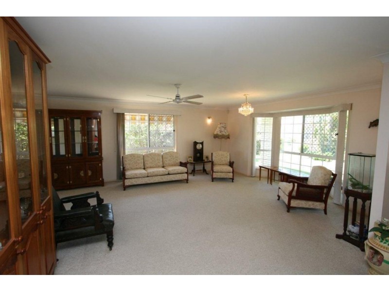 5 Tasman Court, Banksia Beach QLD 4507
