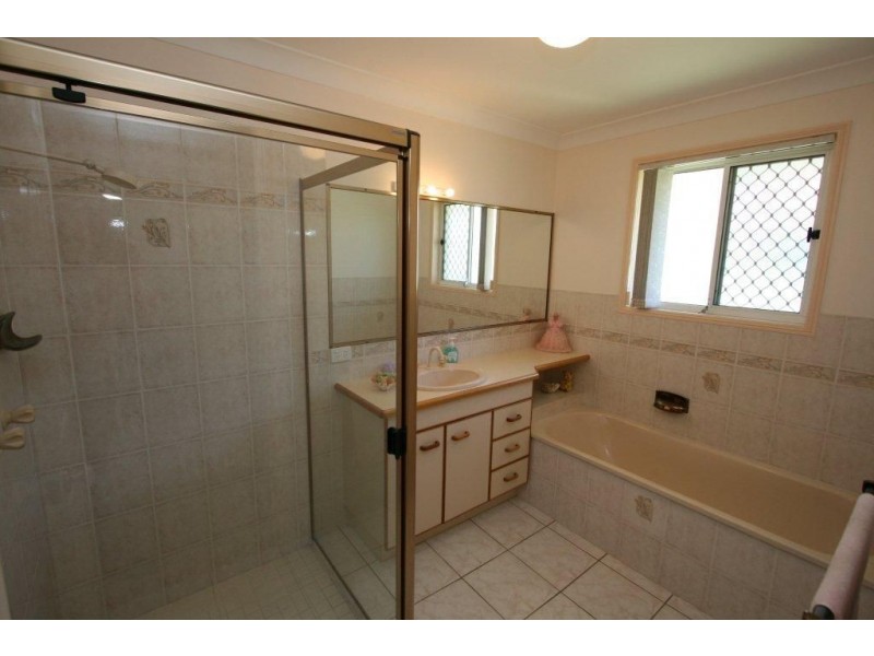 5 Tasman Court, Banksia Beach QLD 4507