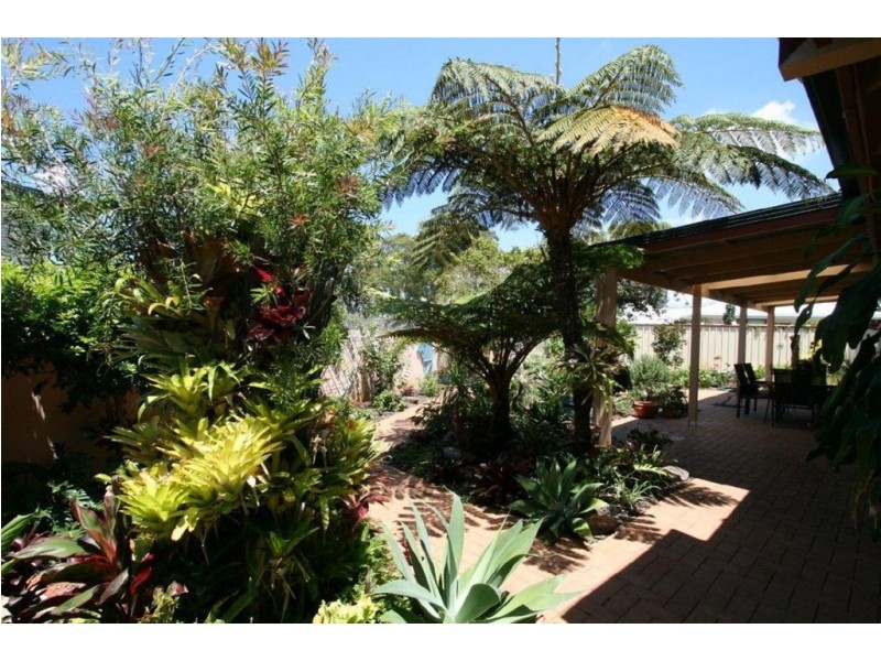 19 Captain Cook  Drive, Banksia Beach QLD 4507