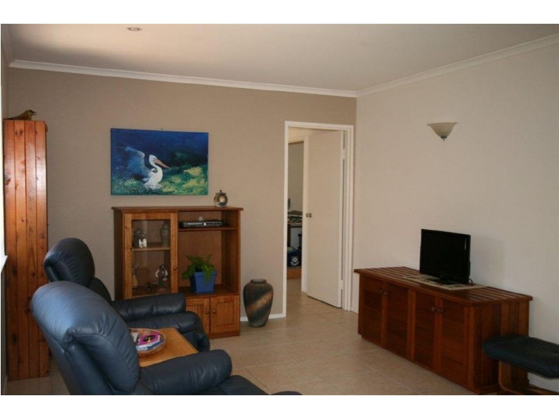 19 Captain Cook  Drive, Banksia Beach QLD 4507