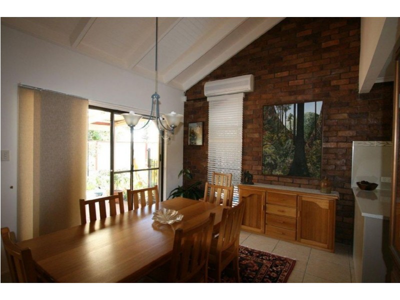 19 Captain Cook  Drive, Banksia Beach QLD 4507
