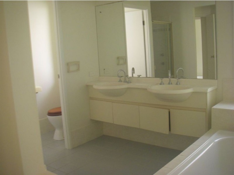 16 Tasman Court, Banksia Beach QLD 4507