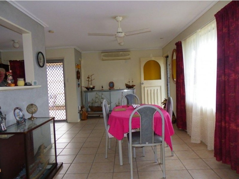 9 Crane St, Bongaree QLD 4507
