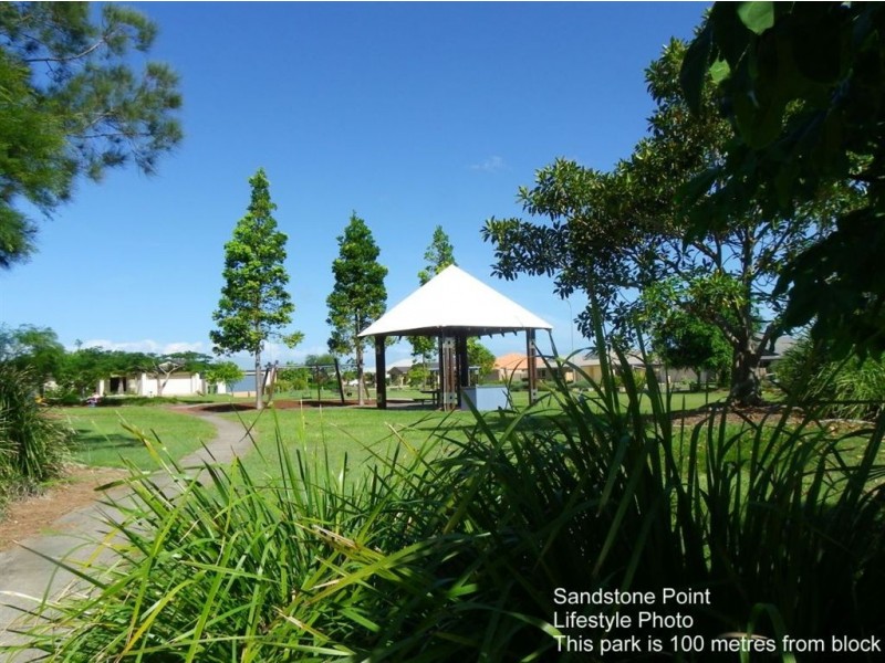17 Corrimal Place, Sandstone Point QLD 4511