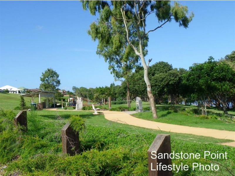 17 Corrimal Place, Sandstone Point QLD 4511