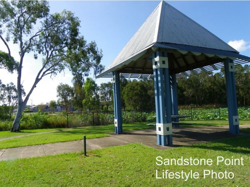 17 Corrimal Place, Sandstone Point QLD 4511