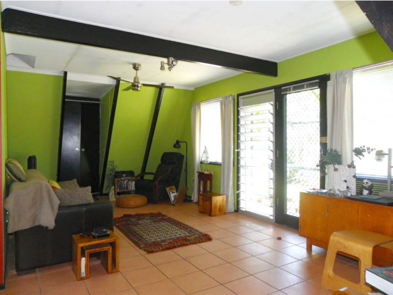 21 Hazel Ave, Banksia Beach QLD 4507