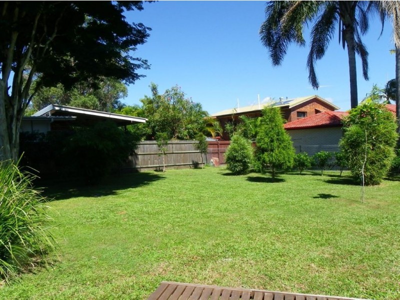 21 Hazel Ave, Banksia Beach QLD 4507