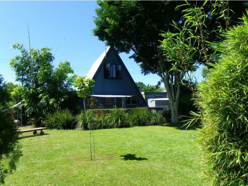 21 Hazel Ave, Banksia Beach QLD 4507