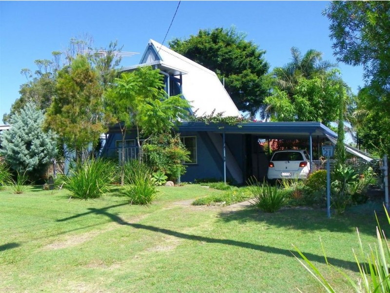 21 Hazel Ave, Banksia Beach QLD 4507