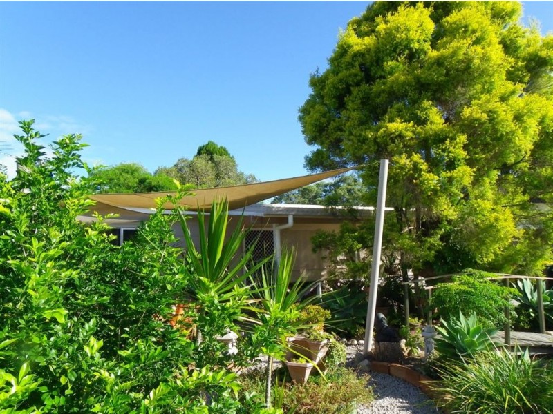 14 Paradise Pde, Bongaree QLD 4507