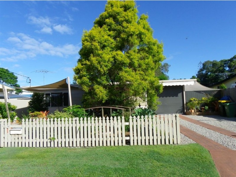 14 Paradise Pde, Bongaree QLD 4507