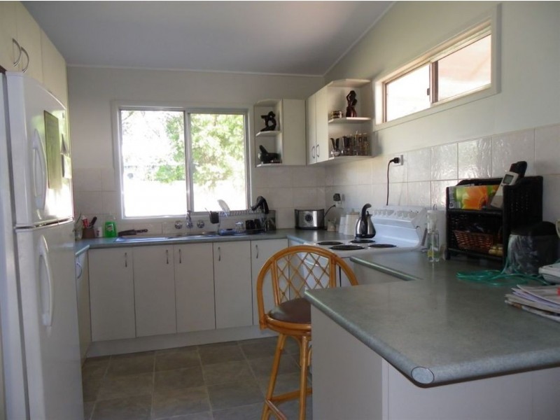 14 Paradise Pde, Bongaree QLD 4507