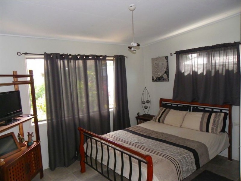 14 Paradise Pde, Bongaree QLD 4507