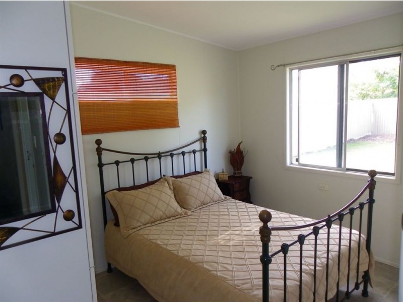 14 Paradise Pde, Bongaree QLD 4507