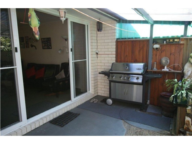 1/8 Dianthus Ave, Banksia Beach QLD 4507