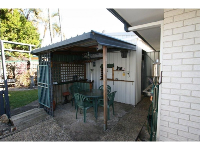 1/8 Dianthus Ave, Banksia Beach QLD 4507