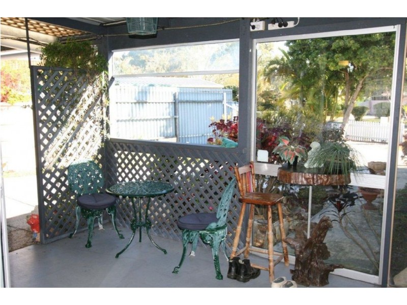 1/8 Dianthus Ave, Banksia Beach QLD 4507