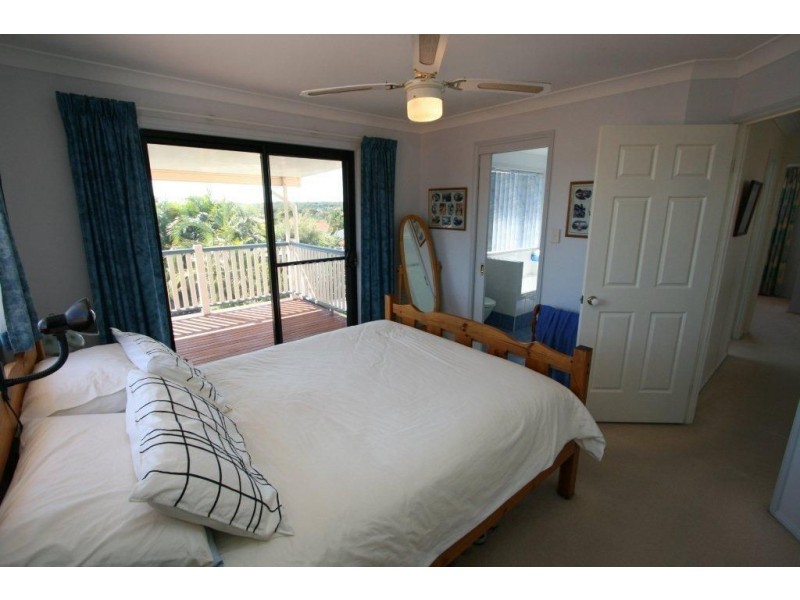 22 Seaforth Street, Sandstone Point QLD 4511