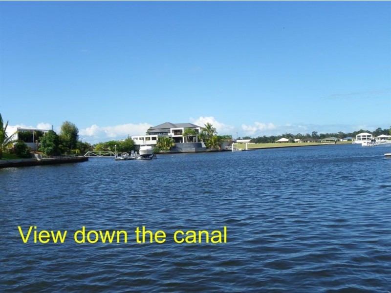 2/13 Pentas Drive, Bongaree QLD 4507