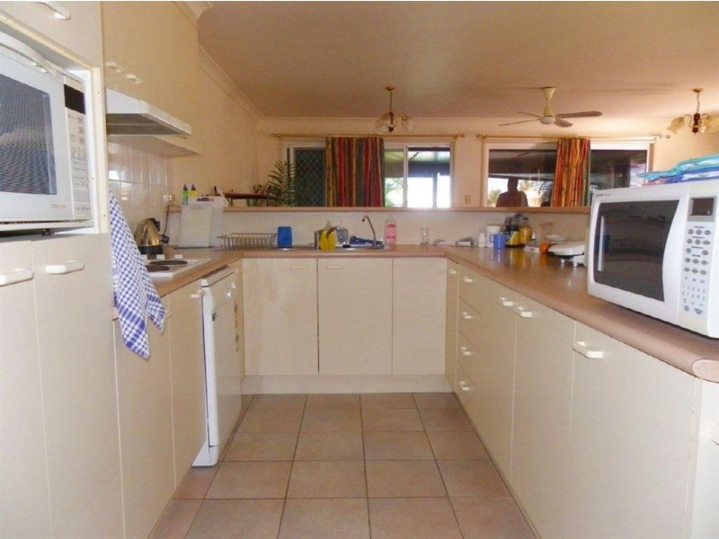 2/13 Pentas Drive, Bongaree QLD 4507