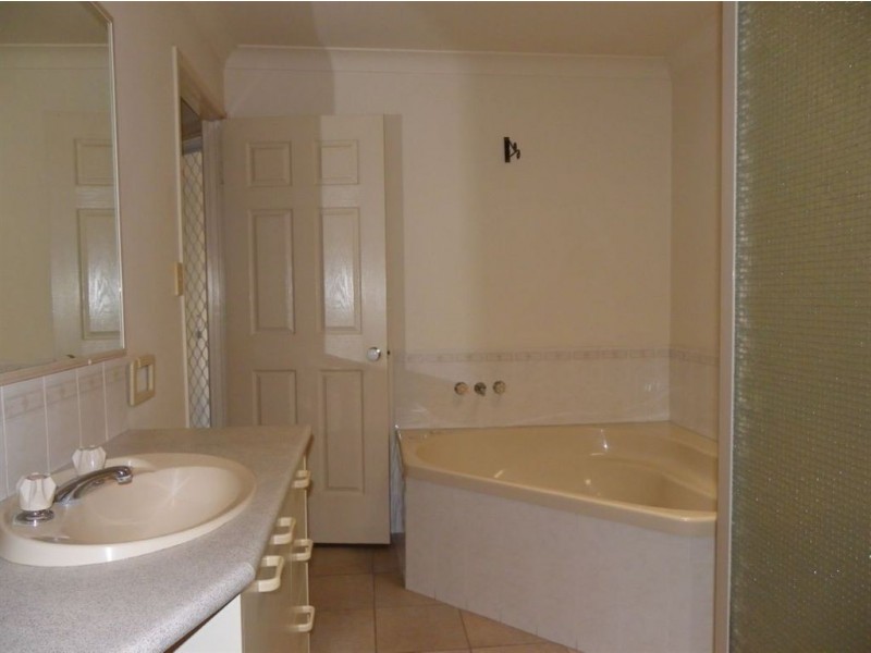 2/13 Pentas Drive, Bongaree QLD 4507