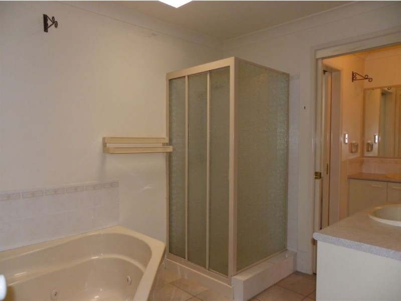 2/13 Pentas Drive, Bongaree QLD 4507