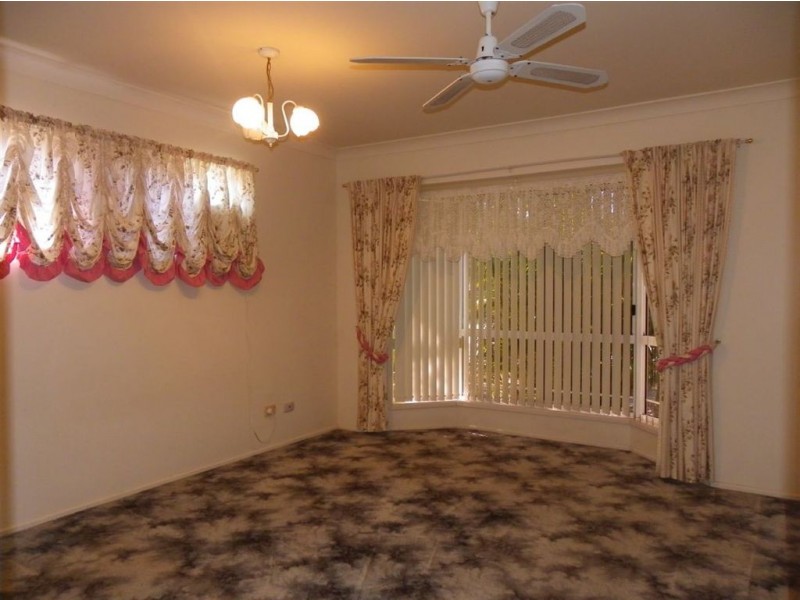 2/13 Pentas Drive, Bongaree QLD 4507