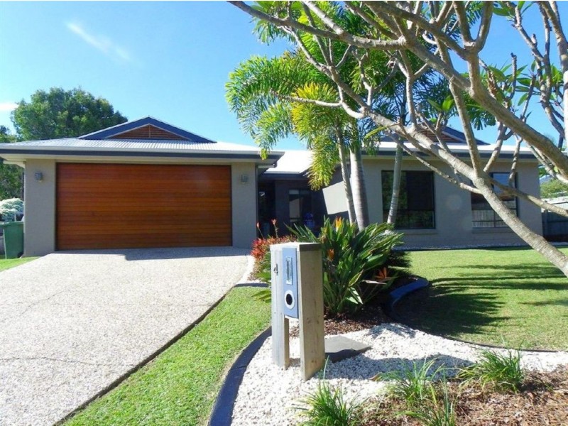 4 Yardarm Ct, Banksia Beach QLD 4507