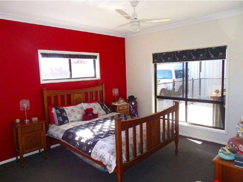 4 Yardarm Ct, Banksia Beach QLD 4507