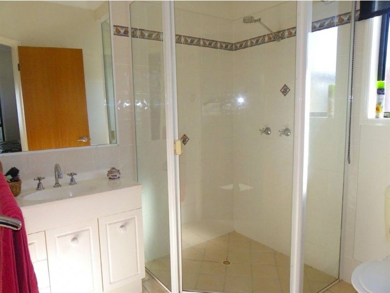 4 Yardarm Ct, Banksia Beach QLD 4507