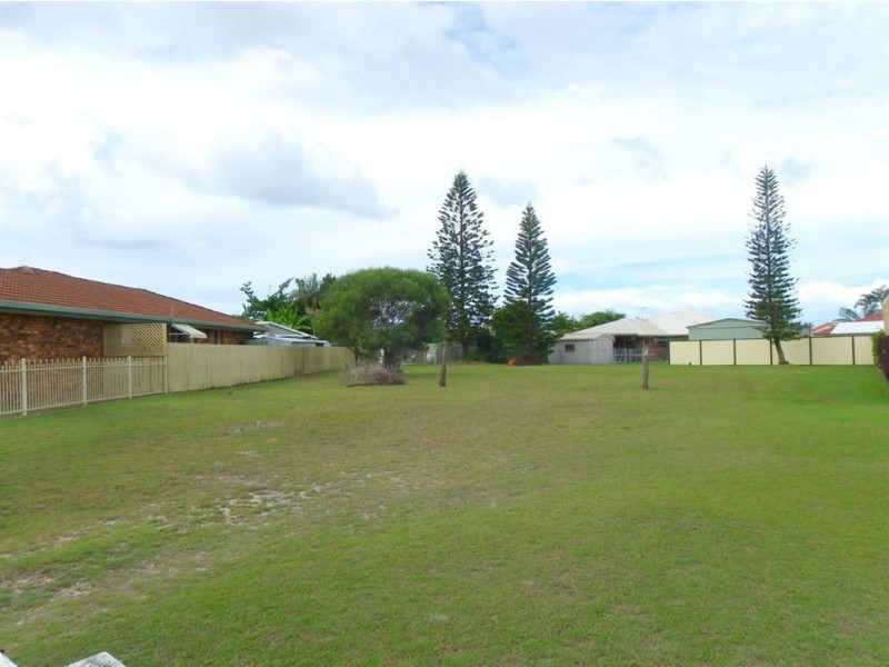 8 Iris Court, Bongaree QLD 4507