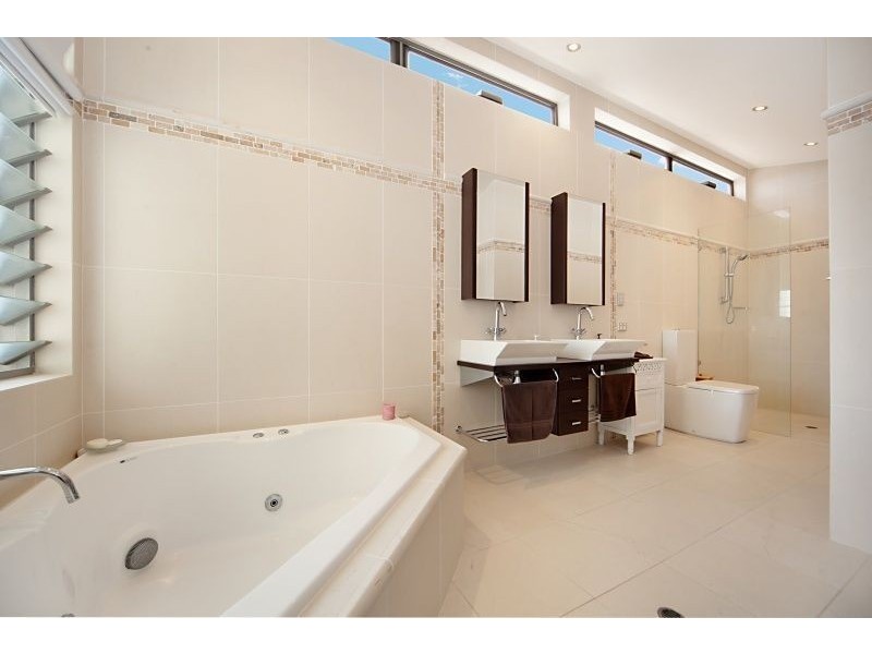 11 The Promontory, Banksia Beach QLD 4507