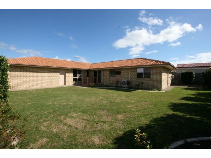 90 Carpenter Way, Sandstone Point QLD 4511