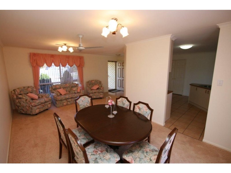 90 Carpenter Way, Sandstone Point QLD 4511