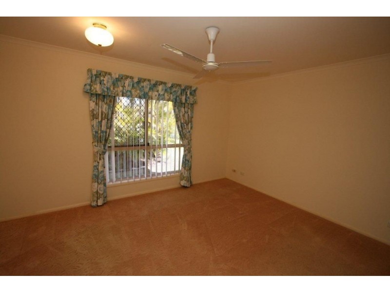 90 Carpenter Way, Sandstone Point QLD 4511