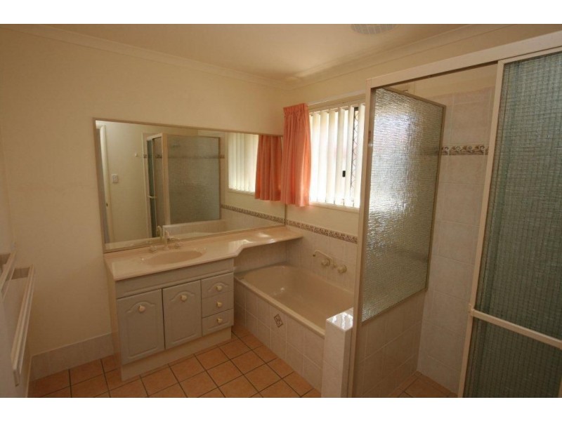 90 Carpenter Way, Sandstone Point QLD 4511