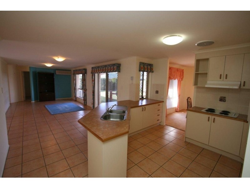 90 Carpenter Way, Sandstone Point QLD 4511