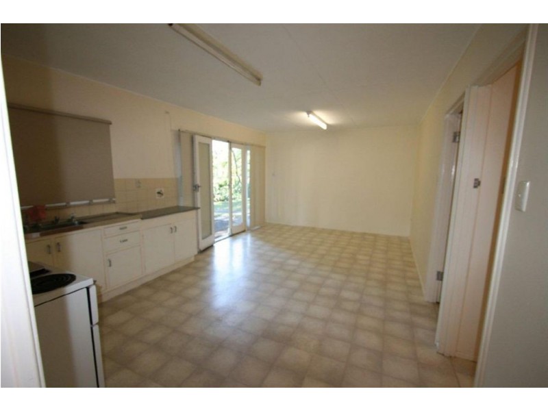 2 Kingfisher Drive, Bongaree QLD 4507