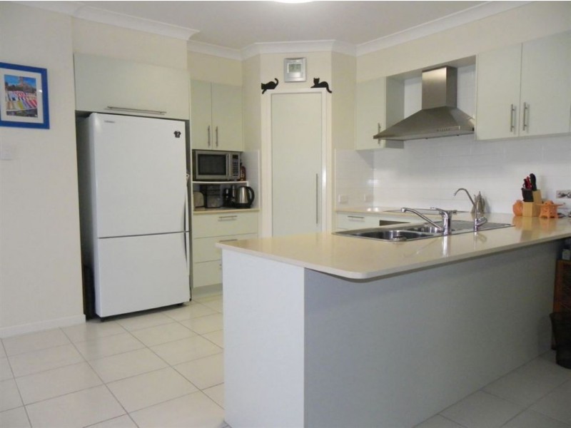 2 Honeybee Place, Ningi QLD 4511