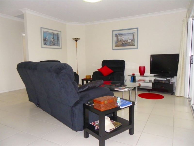 2 Honeybee Place, Ningi QLD 4511