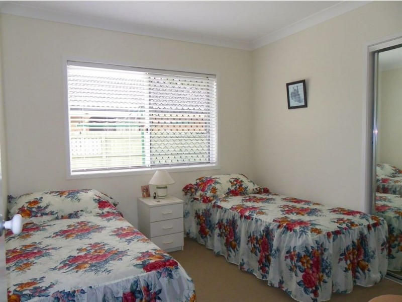 2 Honeybee Place, Ningi QLD 4511